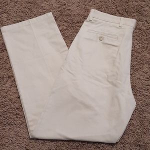 Dockers Classic Fit Pleated Khaki Slack